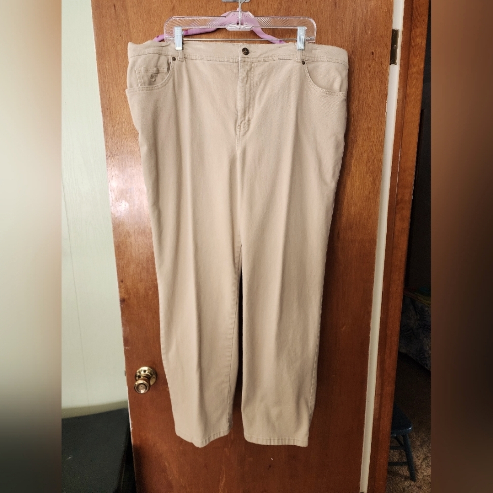 Plus Size Gloria Vanderbilt Amanda Jeans size 22W